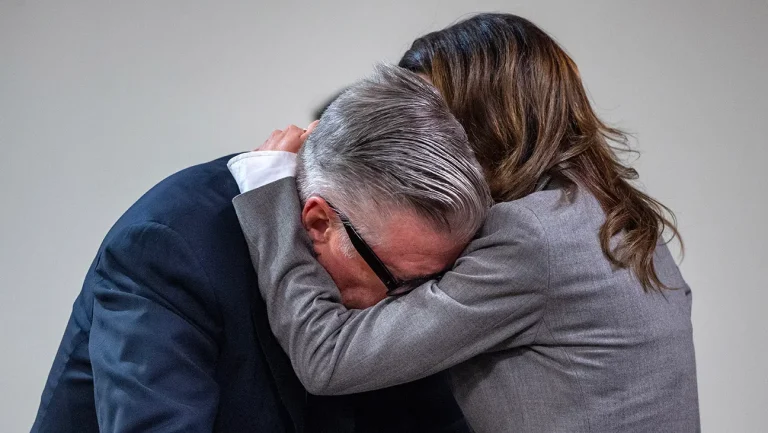 « Le procès d&rsquo;Alec Baldwin », Rory Kennedy Doc à propos de l&rsquo;acteur titulaire dans « Rust », acquis par Abramorama (exclusif)