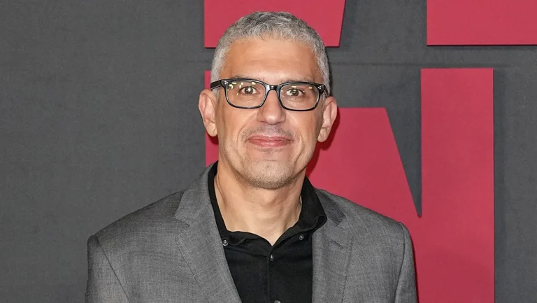 &lsquo;M. Le créateur de Robot, Sam Esmail, quitte la CAA (exclusif)