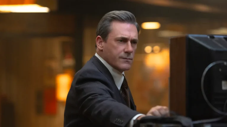 Pourquoi Jon Hamm dit que « l&rsquo;otage américain » semble « très pertinent » par rapport au « climat politique actuel »
