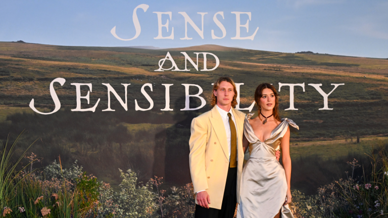 Pourquoi la star de « Sense and Sensibility » George MacKay n&rsquo;a toujours pas regardé le classique oscarisé d&rsquo;Ang Lee