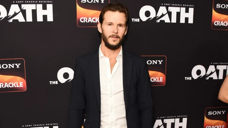 Ryan Kwanten signe avec Rain pour la direction