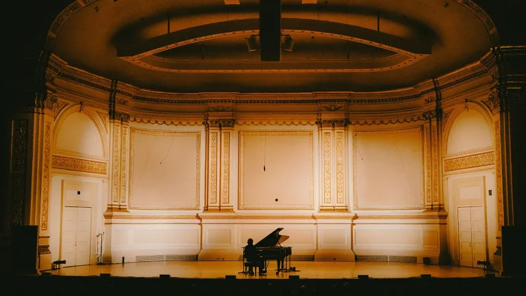 Critique de « Cameron Winter at Carnegie Hall » : le document de concert effectivement austère de Paul Thomas Anderson vous met directement dans la pièce