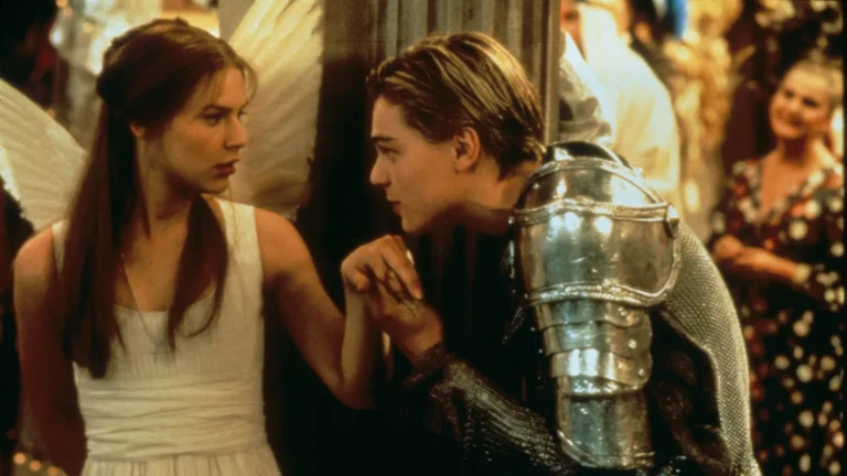 En souvenir de « Roméo + Juliette » : quand Baz Luhrmann a mis Leo dans une chemise hawaïenne