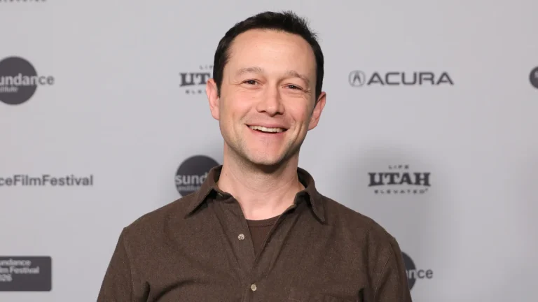 Joseph Gordon-Levitt déclare qu’au lieu d’avoir peur de l’IA, « nous devrions nous préoccuper des personnes qui construisent l’IA »
