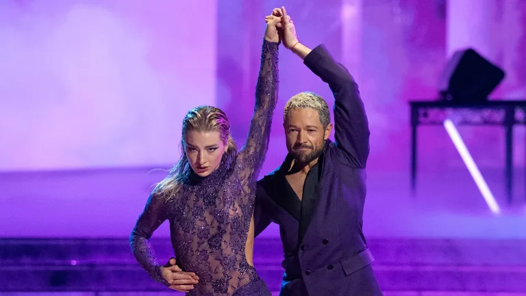 L&rsquo;olympienne Amber Glenn parle de l&rsquo;équilibre entre « Danse avec les stars » et patinage sur glace